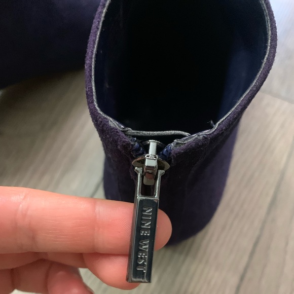 Navy blue suede/leather booties. Nine West. - Picture 2 of 4